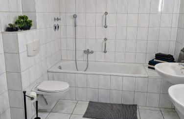 Helle und geräumige Ferien- und Monteurwohnung nur für Sie allein AUjvari Vermietungen - Foto 16