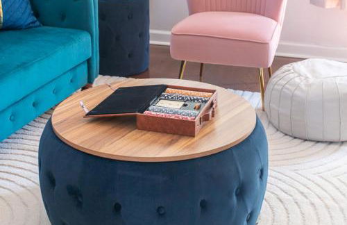 Fam-Biz Friendly 3BD with Fire pit & BBQ - Downtown - Foto 16