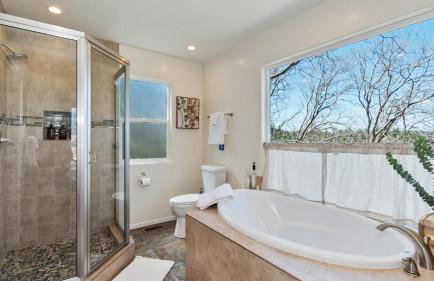 4 Bdr Modern Lake House Retreat with Stunning Views - Foto 29