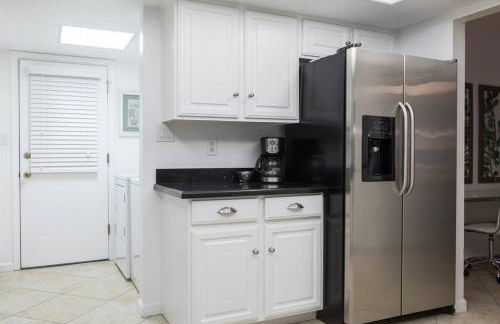 Quiet house with pool heater, patio, BBQ, citrus - Foto 12