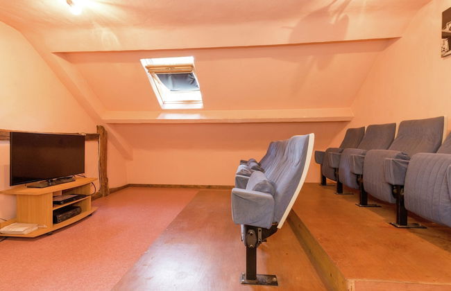 Glorious Holiday Home in Wéris with Hot Tub - Photo 24