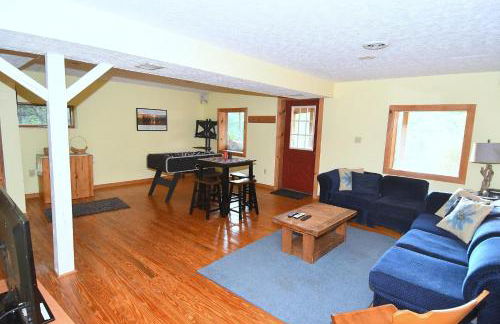 The Outlook - Pet Friendly, Grill, Wifi, View, Fire Pit, Deck, Family Friendly, Foosball, Game Room, King Bed, Fireplace - Photo 35