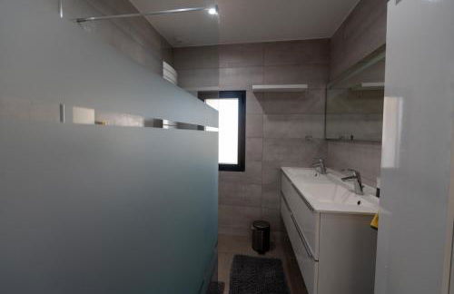 SUPERBE VILLA VUE MER JUSQU'A 14 COUCHAGES La LONDE LES MAURES Entre HYERES et Le LAVANDOU 4 Etoiles PISCINE CHAUFFEE - Foto 36