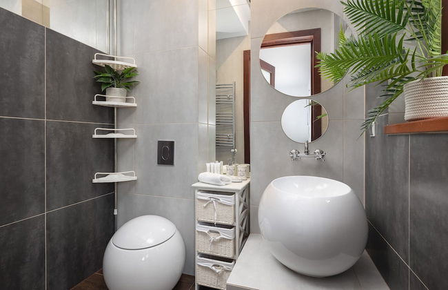 Apartment With Pool by Renters Prestige - Photo 25