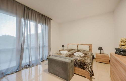 Unico Apt 3A, 2 camere, parcheggio gratis, 10 minuti da Venezia - Photo 1