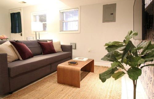 Lincoln Park Place Capitol Hill with Parking - Photo 5