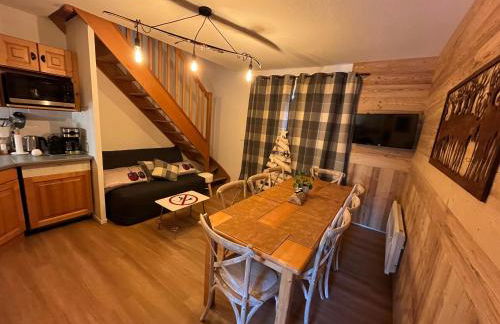 T3 duplex Super Besse, parking, piscine, wifi - Photo 13