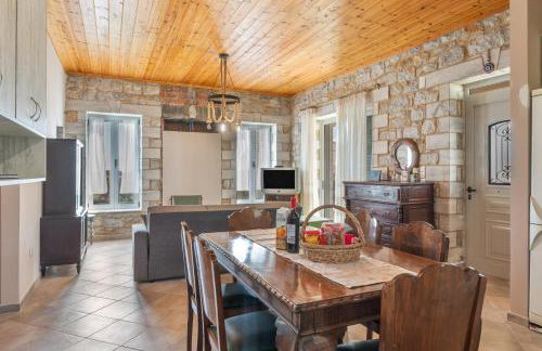 Angelina’s Stone Village House - Photo 5