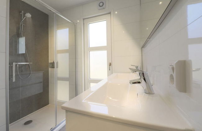 Modern Holiday Home With a Deco Fireplace - Foto 11