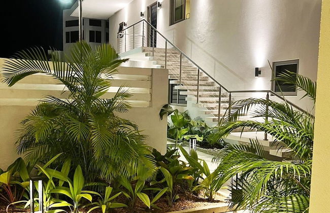 Santosha Whitehouse JM - 10 Bedroom Villa w Private Beach - Photo 46