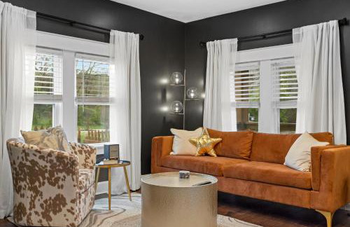 Space Cowboy - Huge yard, Firepit, close2downtown - Foto 14