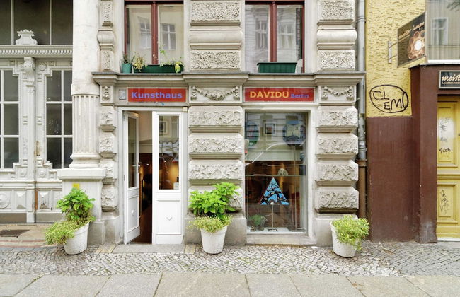 Contemporary Apartment in Kreuzberg, Berlin - Photo 24