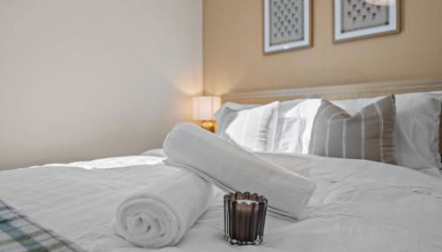 Stylish 1BR Home with Parking Near Zoo & Downtown - Foto 2, towels