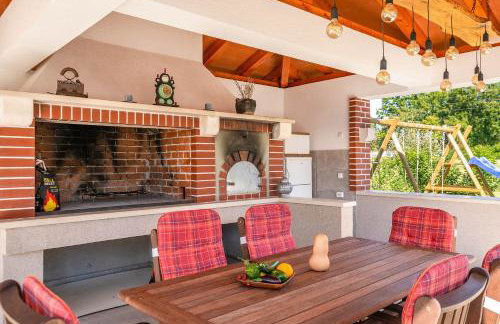 Charmante Villa mit privatem Pool, Klima, Sonnenliegen, Terrasse und Grill - Foto 8