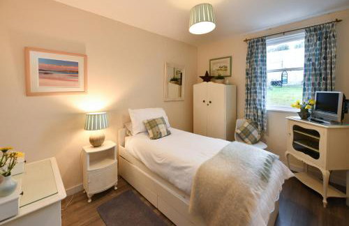 Ladyland Cottage in Maybole - Photo 4