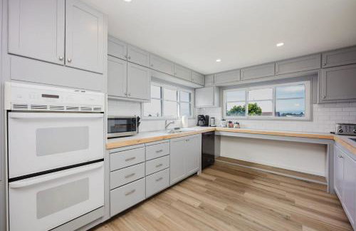 The Coastal Retreat Scenic Harbor Ocean Views Walk to Beach Restaurants - Foto 25