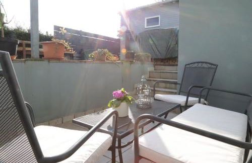 INDIVIDUAL APARTMENTS - Zentrale, ruhige Wohnung in Innenstadt - Küche, Parkplatz, Terrasse, SmartTV, Netflix - Foto 4