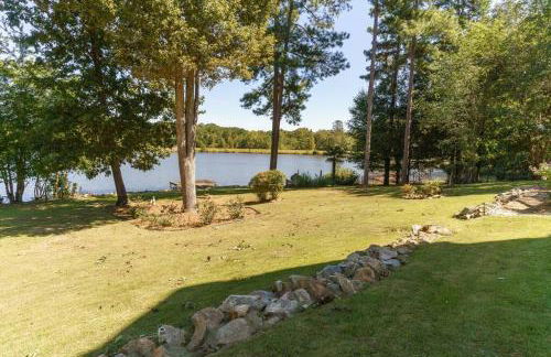 Relaxing Retreat with 55-Inch TV and Lake Views - Foto 28