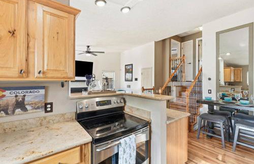 Pet Friendly 2 King Beds AF Academy Sleeps 12 - Foto 11