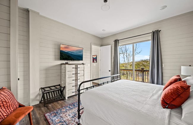 NEW Lake View Indoor Pool Sleeps 14 Hot Tub - Foto 18