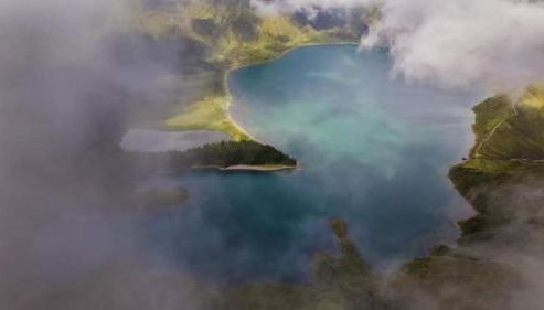 Blue And Gold Cozy Home - Photo 5