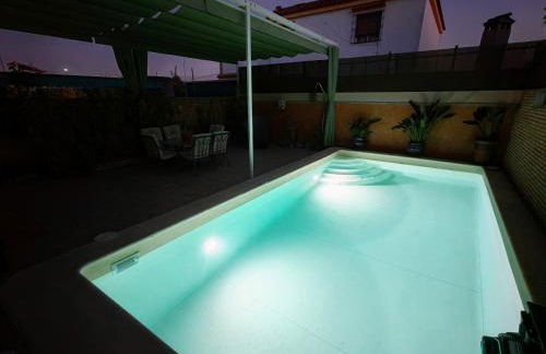 A un metro Sevilla. - Foto 2