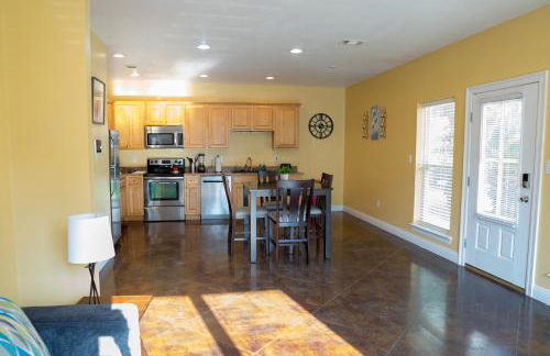 Tidy and Comfy 3BR, Balcony, WD, Free WiFi -E- - Foto 29