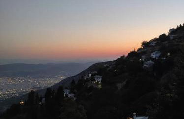 Άνετος χώρος με parking, αυλή και θαυμάσια θέα - Foto 13