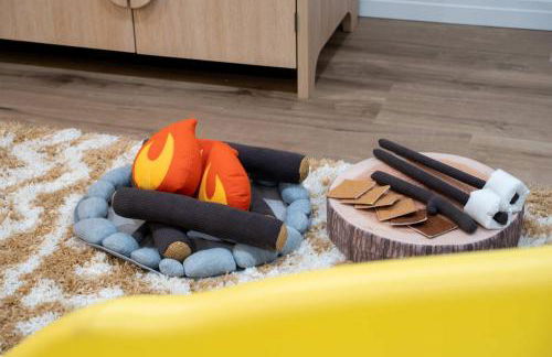 Sleeps 18 Private Pool & Hot Tub Playground - Photo 41