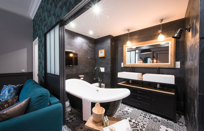 The Royal Elysée Suite - Photo 28