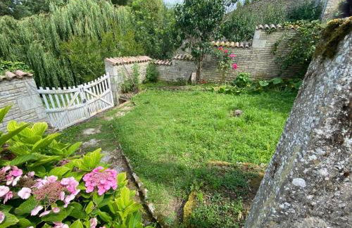 Une maraîchine en bord de conche avec barque sans linge de maison - Foto 11