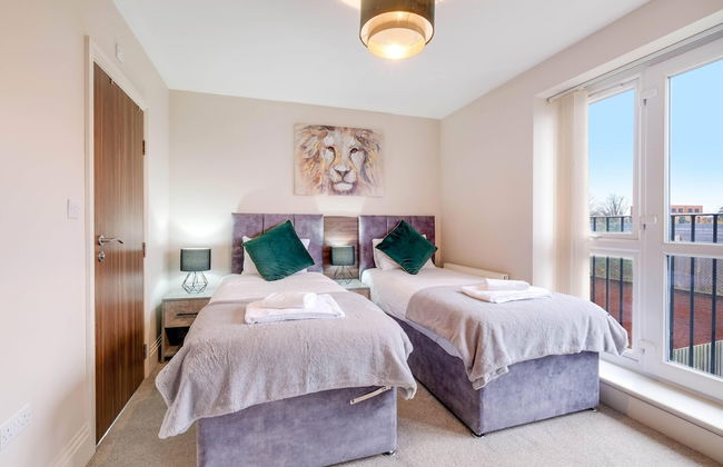 Town Center 4 Bedroom 4 bathroom House - Foto 28