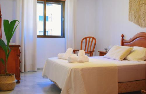 Amplio y luminoso apartamento cerca del centro y la playa con piscina y parking privado - Foto 22