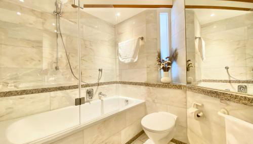 Best Butler I Romantic 4two I Küche I Balkon I Parken I Schlossblick - Foto 2, towels, Shower