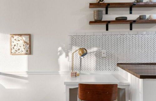 Charming & Bright W Lounging Pool and Hot Tub - Photo 68