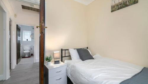 Spacious 4-Bedroom Family Home near Wembley - Foto 5