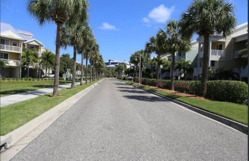 Beautiful New Luxury Townhome with Private Beach and Swimming Pools - Foto 75