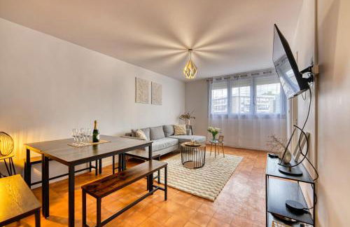 Appartement familial et cozy - Wifi - Espace Travail- Parking - Foto 1