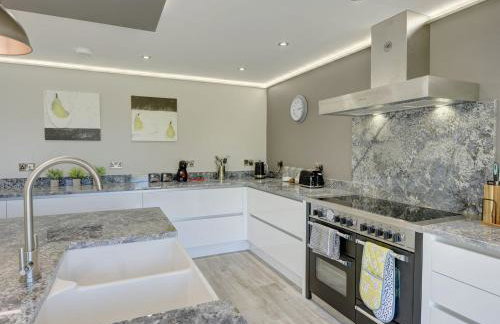 The Gate House - Photo 12