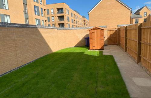 Spacious Entire 4 Bed House With 2 Free Parking Bays Early Check-in Late Check- Out Allowed - Foto 5