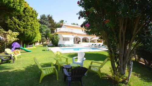 A spacious family villa with heated pool - Foto 4, Garden