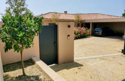 Villa La Voile au Vent - Sur les collines de la Cadière d'Azur - Villa spacieuse, 4 chambres, climatisée avec piscine à débordement, Vue mer et collines - Foto 19
