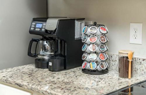 Raleigh Retreat w Fire Pit Patio & Workspace - Foto 15