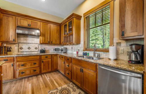 Steelhead Chalet 23 - Tamarack Resort - Deck - Garage - WiFi - Hot tub - Foto 16