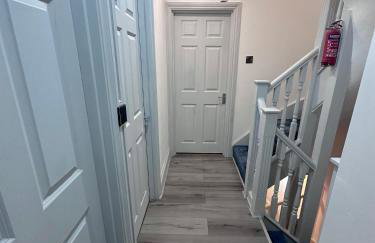 Luxxe House with Hot tub and Pool table - Photo 26