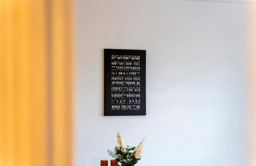 Luxury 1-Bed Apartment in JQ, Sleeps 3, Parking & Netflix, Ideal for contractors - Foto 23