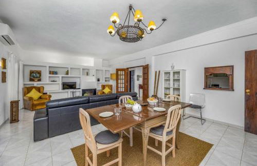 Villa Alfarrobeira by Villa Plus - Photo 16