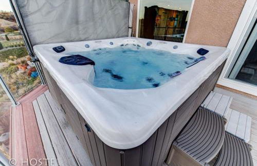 *H* 5BR Home Getaway w/HOT TUB ** - Foto 53