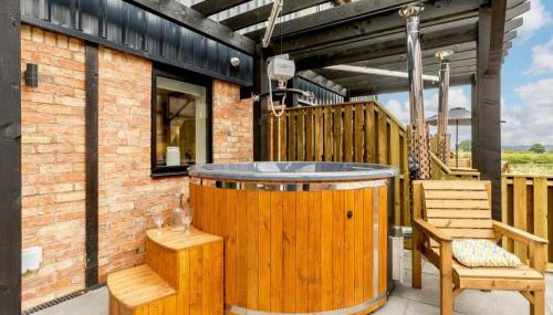 Fawn Cottage Disabled Adapted 3 Bedroom hot tub - Foto 4