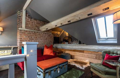 The Cocktail Lounge at Cheshire Boutique Bathhouse - Foto 23